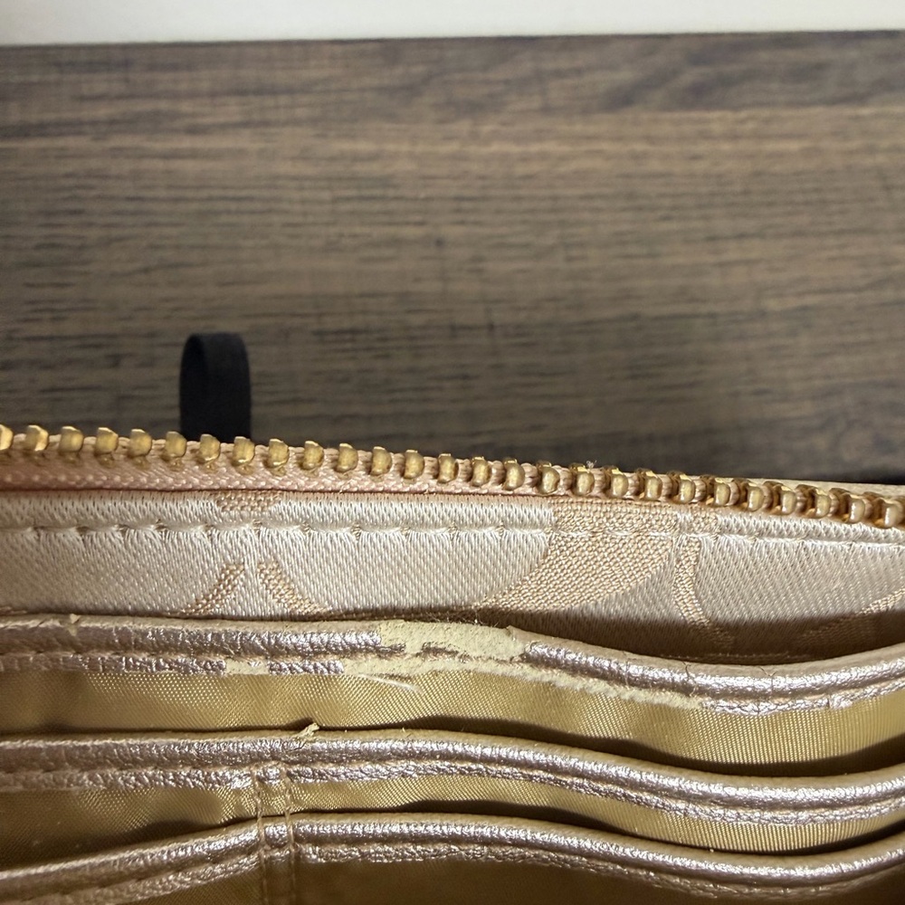 Coach Signature Zip Wallet - Picture 5 of 8